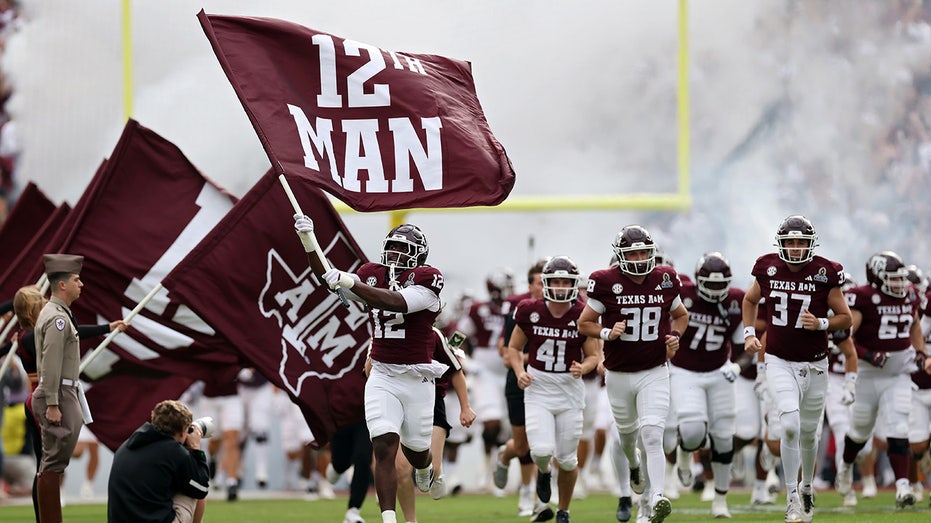 Five-star Texas A&M offensive line commit gets torched on social media for awkward hat ritual Australia Private Schools